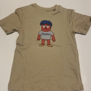 Kinder T-Shirt „Oxana“ – Freche Lieblingspuppe aus dem Kinderkabarett - Größe: 110-116 (4-5 Jahre) - sandbraun